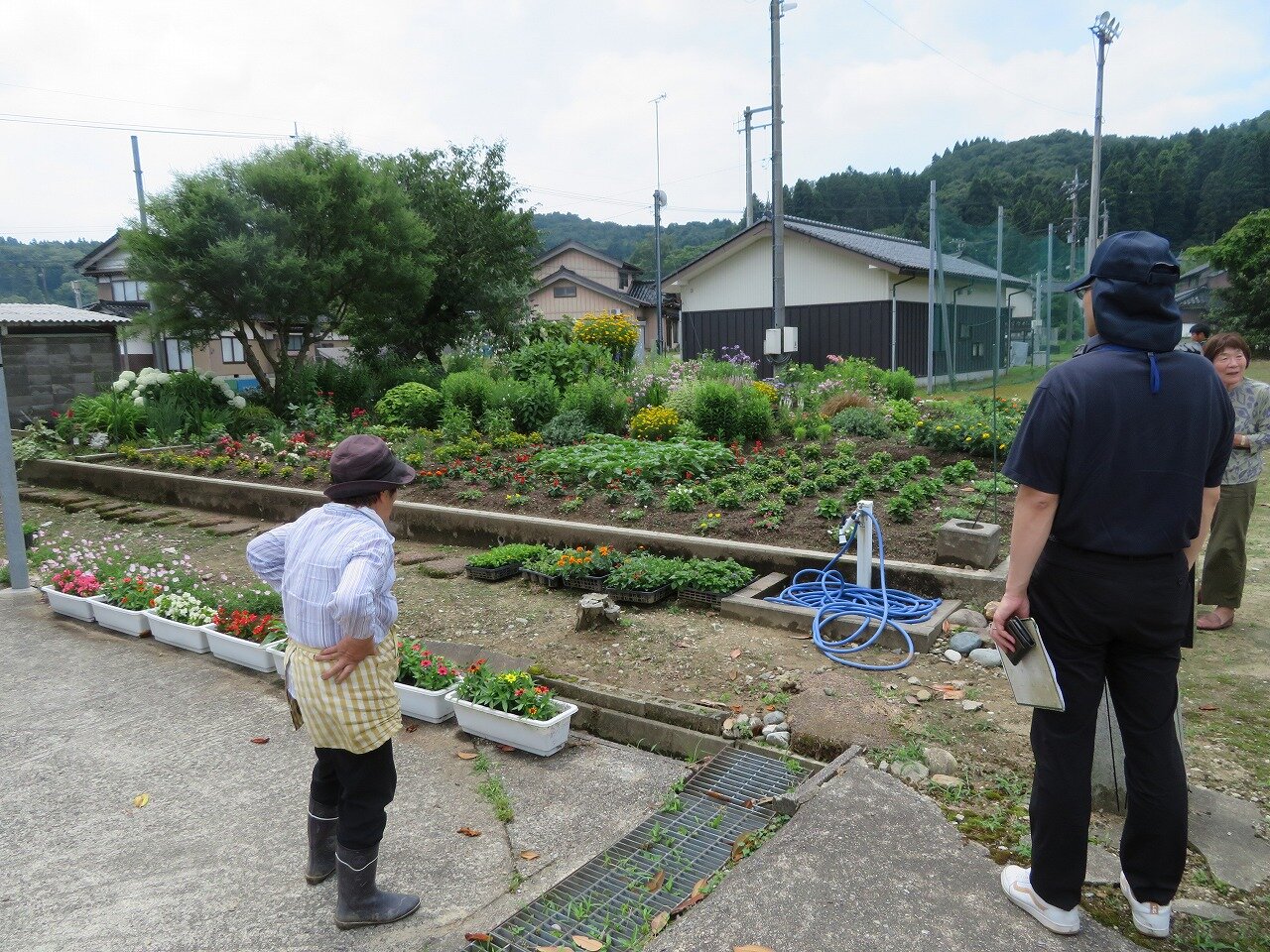 余川ふれあい花壇.jpg